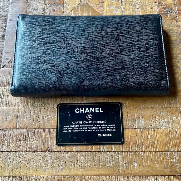 Lightly use CHANEL black caviar bifold wallet - Picture 2 of 7